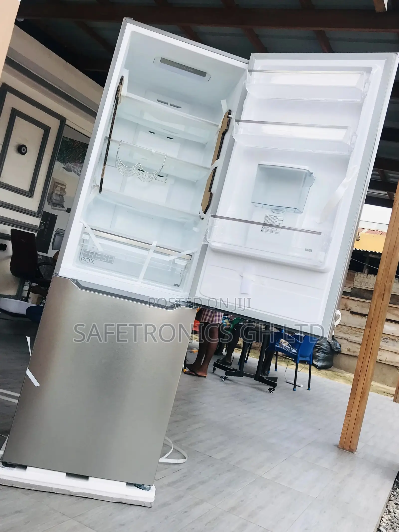 Bottomfreezer Doubledoor Midea  302 Liters Fridge
