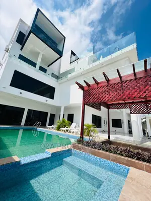 Furnished 10bdrm Mansion in School Junction for sale
