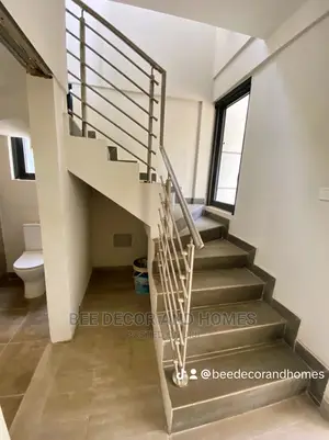 3bdrm Townhouse/Terrace in Bee Decor And Homes, West Legon for sale