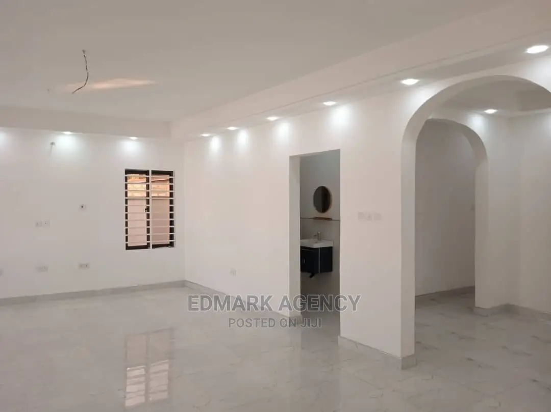 4bdrm House in West Legon, Presby Church Area for sale