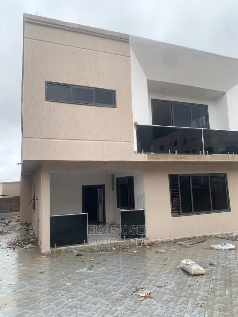 4bdrm House in Pokuase for sale
