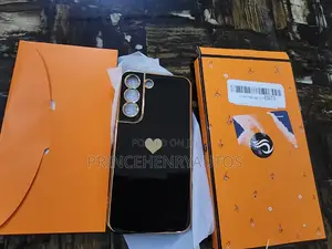 Shorogyt Heart Case for Samsung S22 + Tempered Glass
