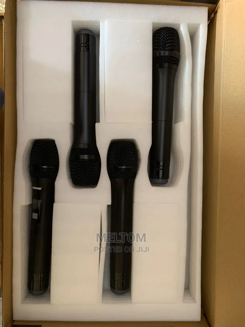 Shure 4in1 Cordless Microphone (Am-401)