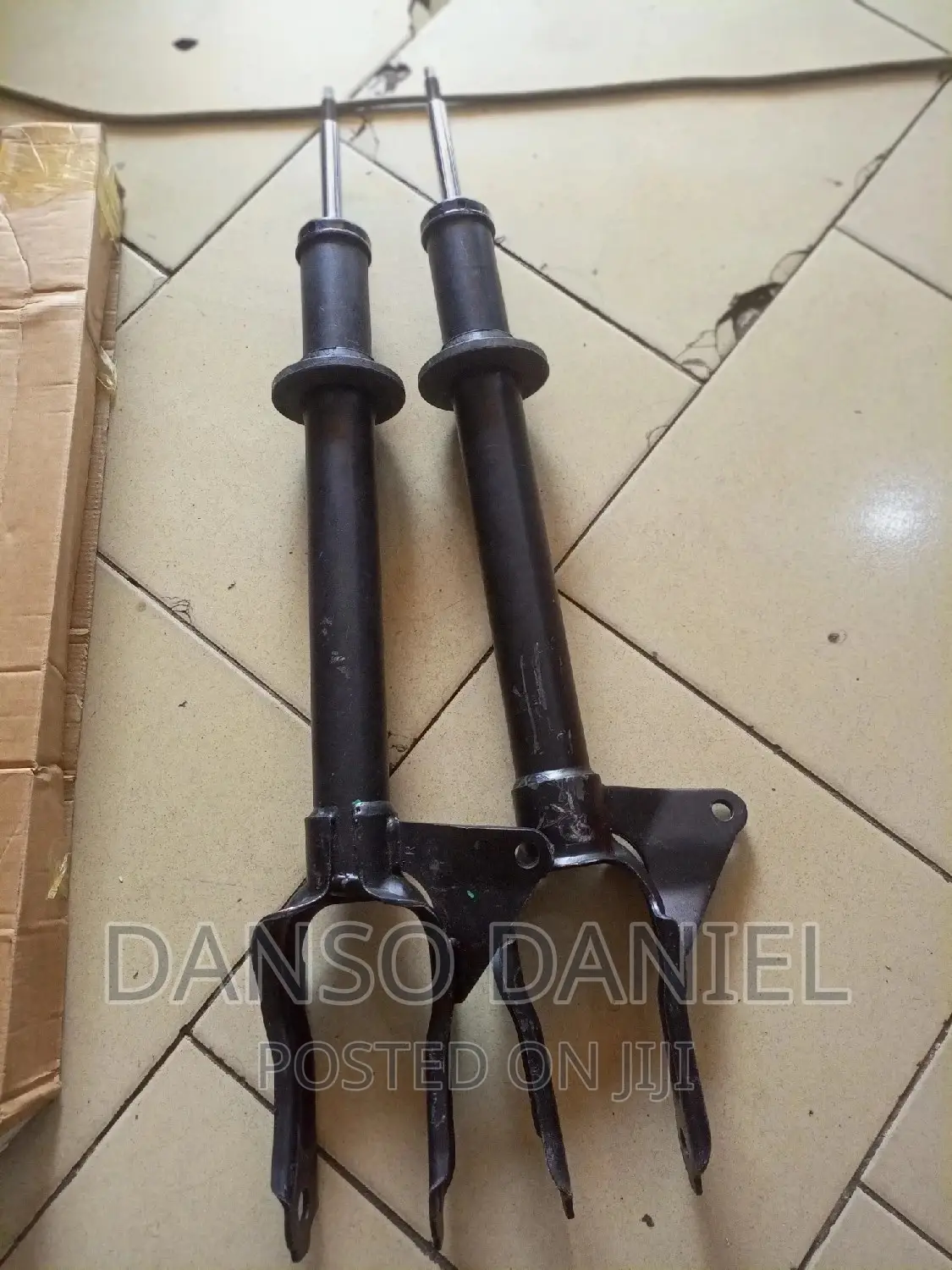 Jeep Grand Cherokee 2016 Front Shock