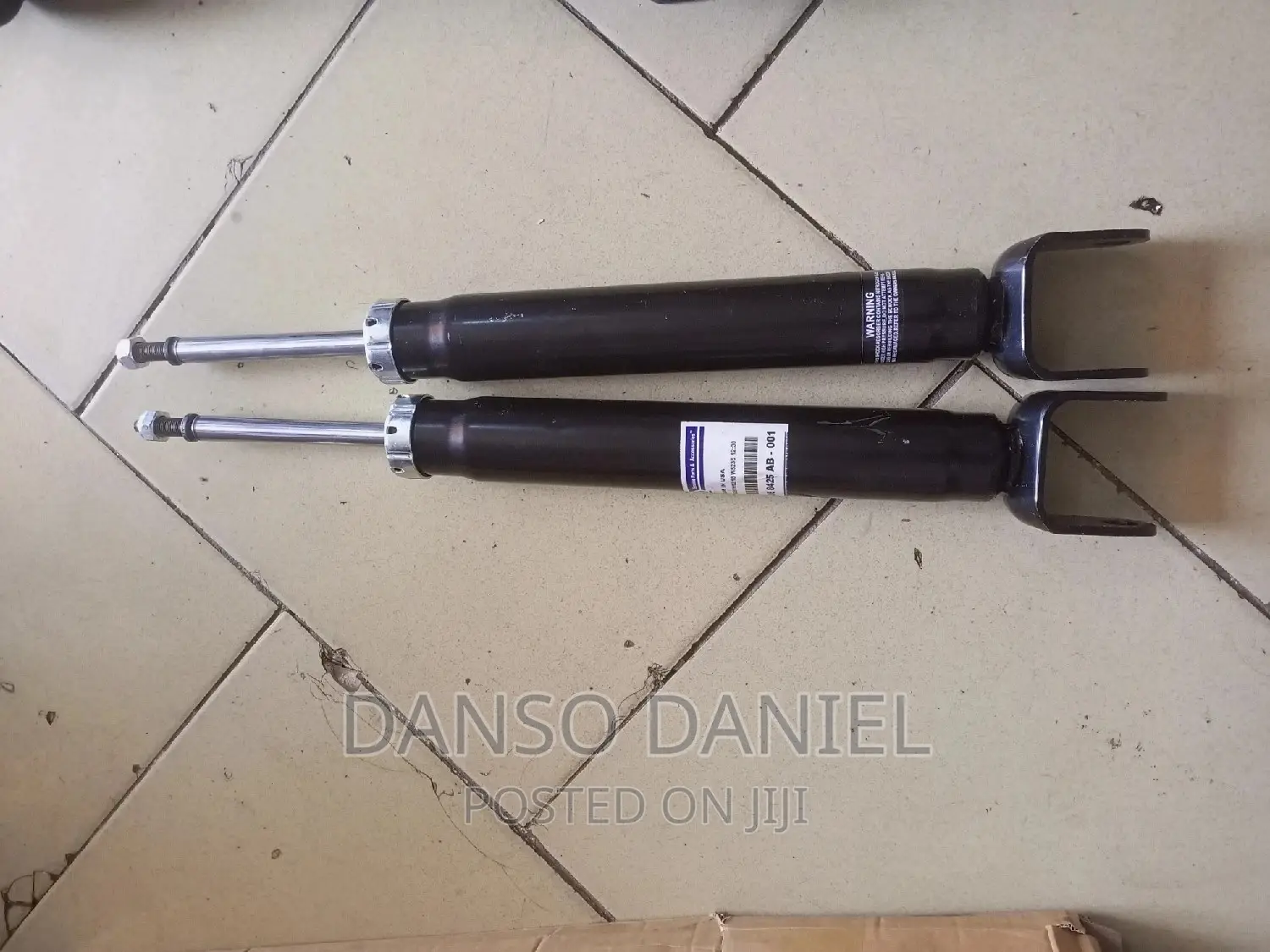 Jeep Grand Cherokee 2016 Back Shocks