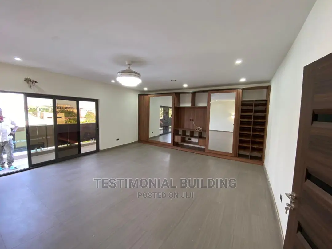 5bdrm House in Testimonial Building, East Legon for sale