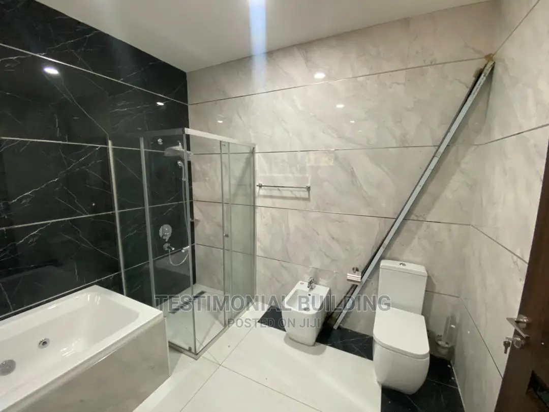 5bdrm House in Testimonial Building, East Legon for sale