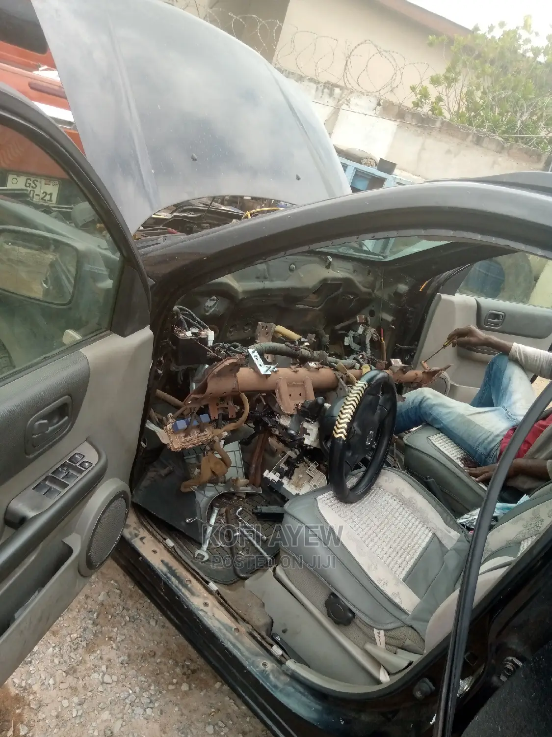 Specialist in Car and Room Ac Systems