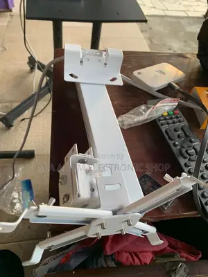 Zealous Universal Projector Ceiling Mount 360