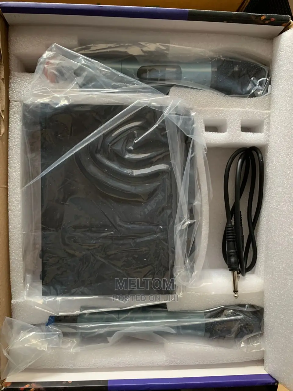 Shure 2IN1 UT-282 Cordless Microphone