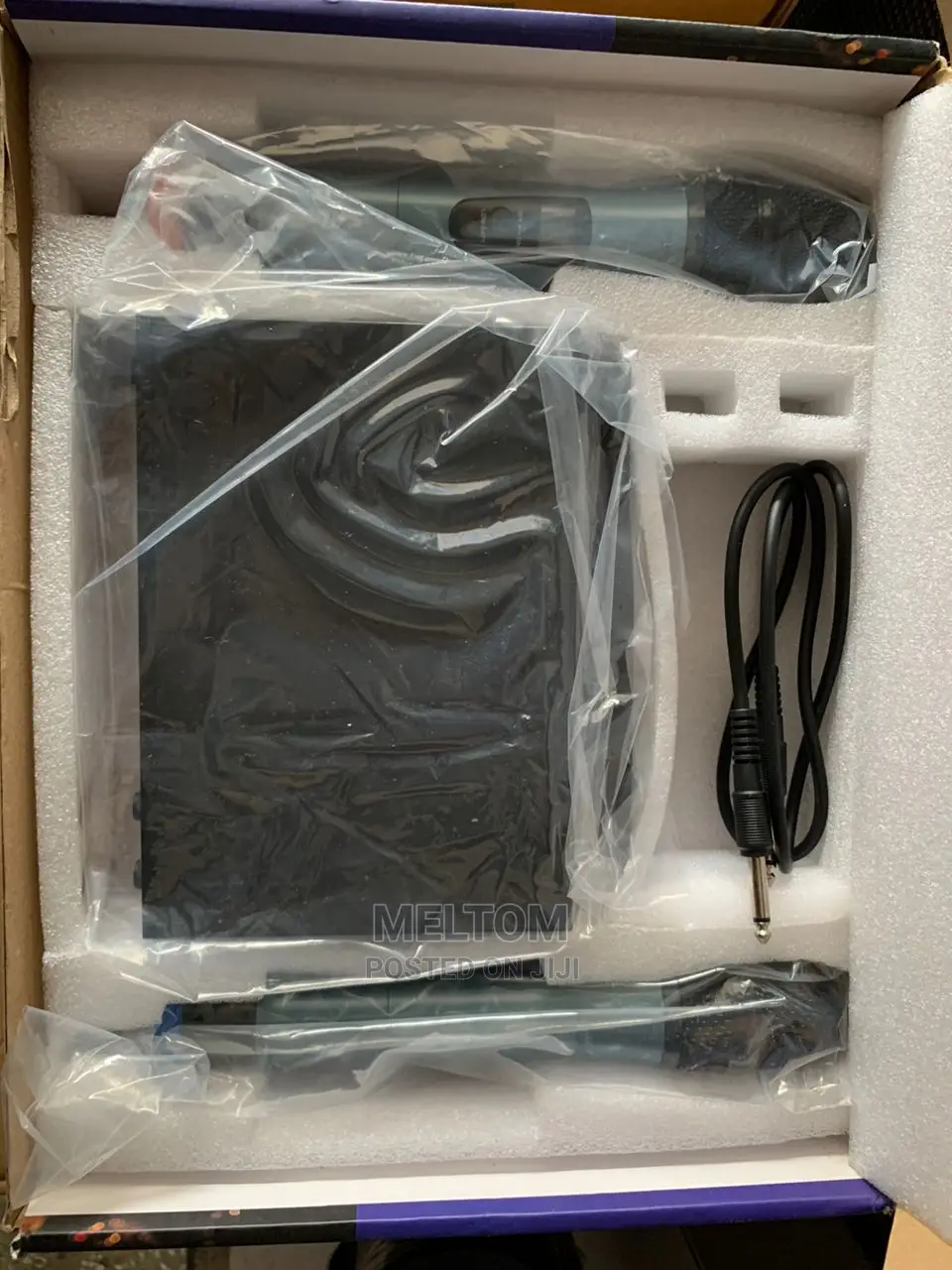 Shure 2IN1 UT-282 Cordless Microphone