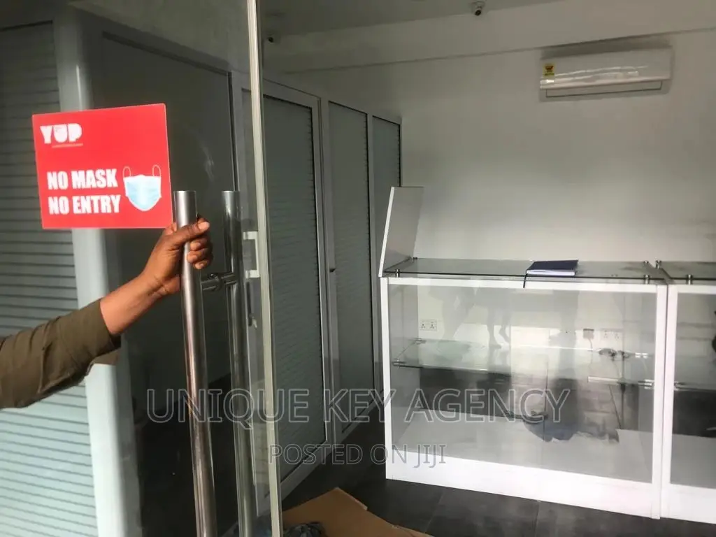 Shop to Let at Circle