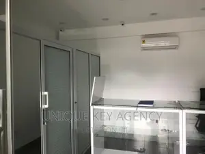 Shop to Let at Circle