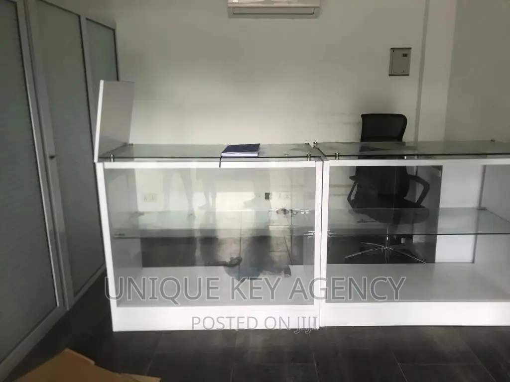 Shop to Let at Circle
