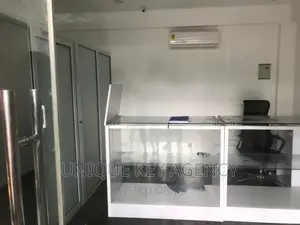 Shop to Let at Circle