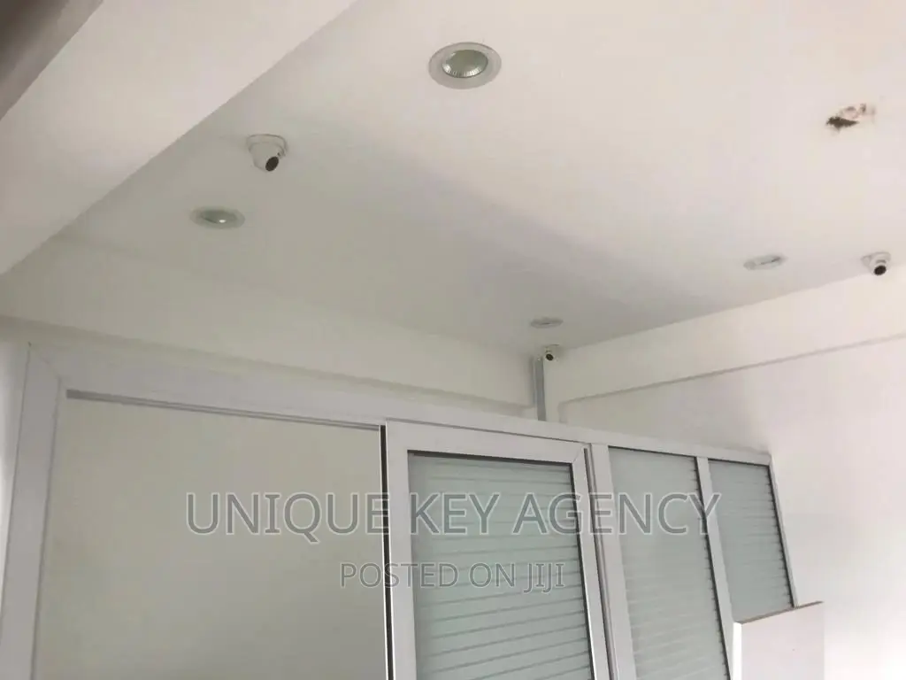 Shop to Let at Circle