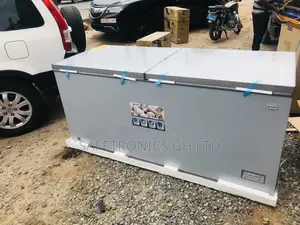 Adjustable Pearl PCF-850 Doubledoor Chestfreezer