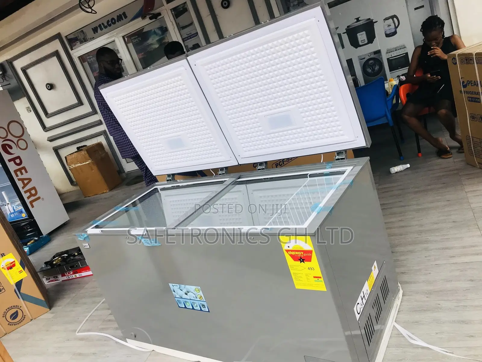 Exclusive Pear Doubledoor Chestfreezer PCF-550