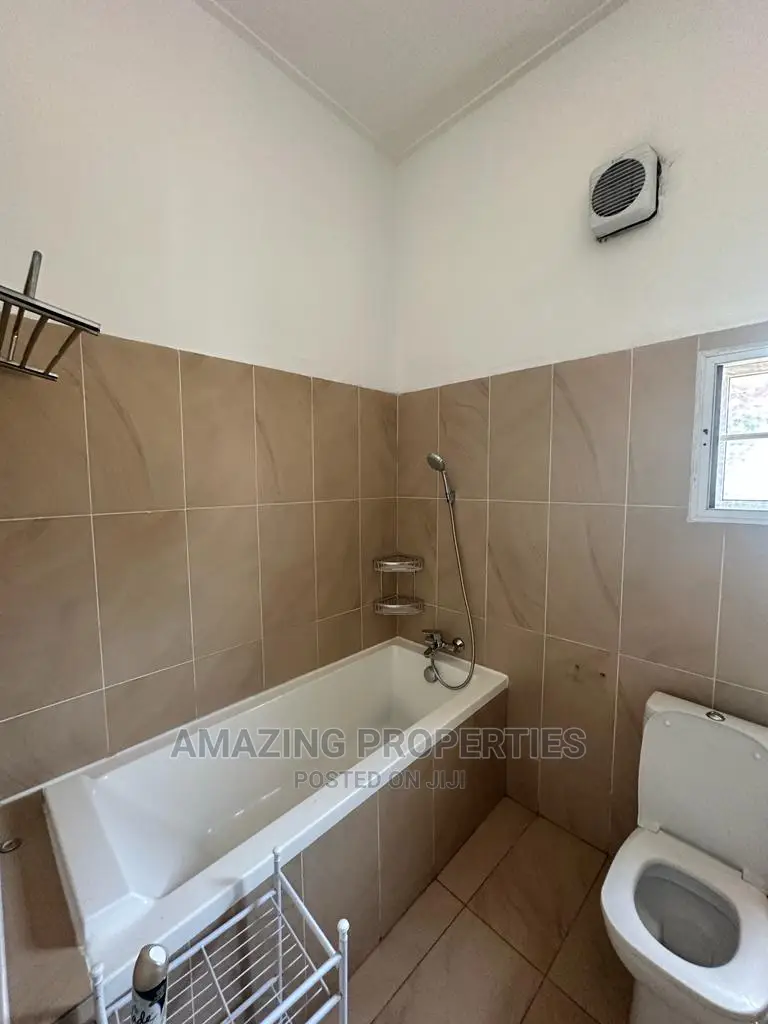 3bdrm House in Cantonments, Dworwulu for rent