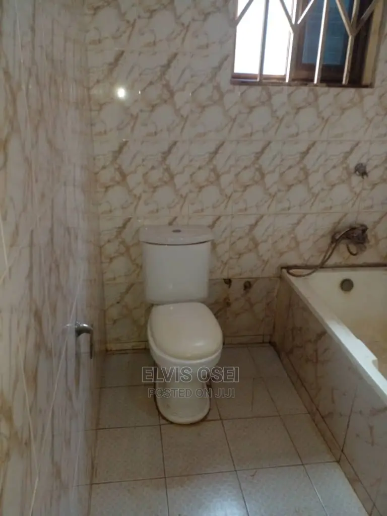 4bdrm House in Broadcasting, Weija for rent