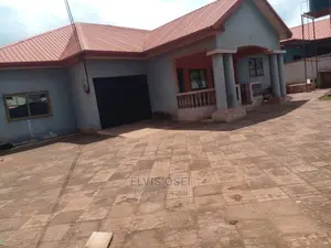 4bdrm House in Broadcasting, Weija for rent