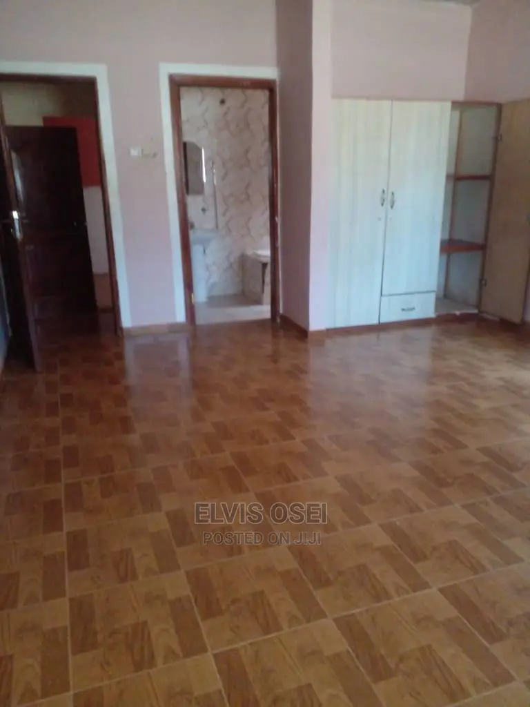 4bdrm House in Broadcasting, Weija for rent