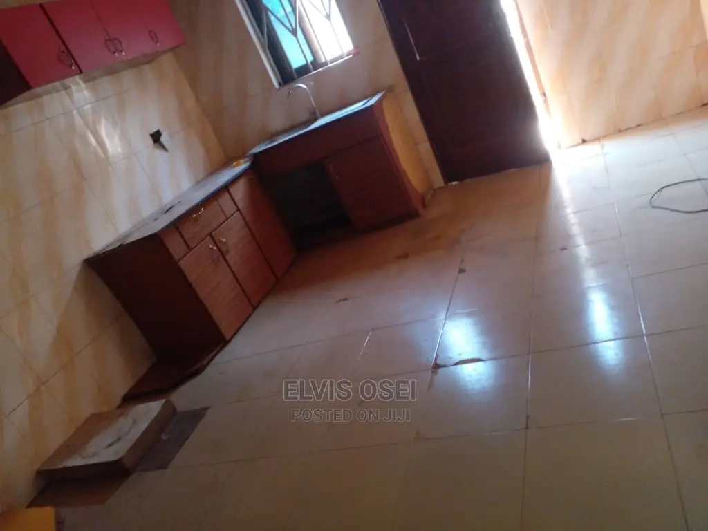 4bdrm House in Broadcasting, Weija for rent