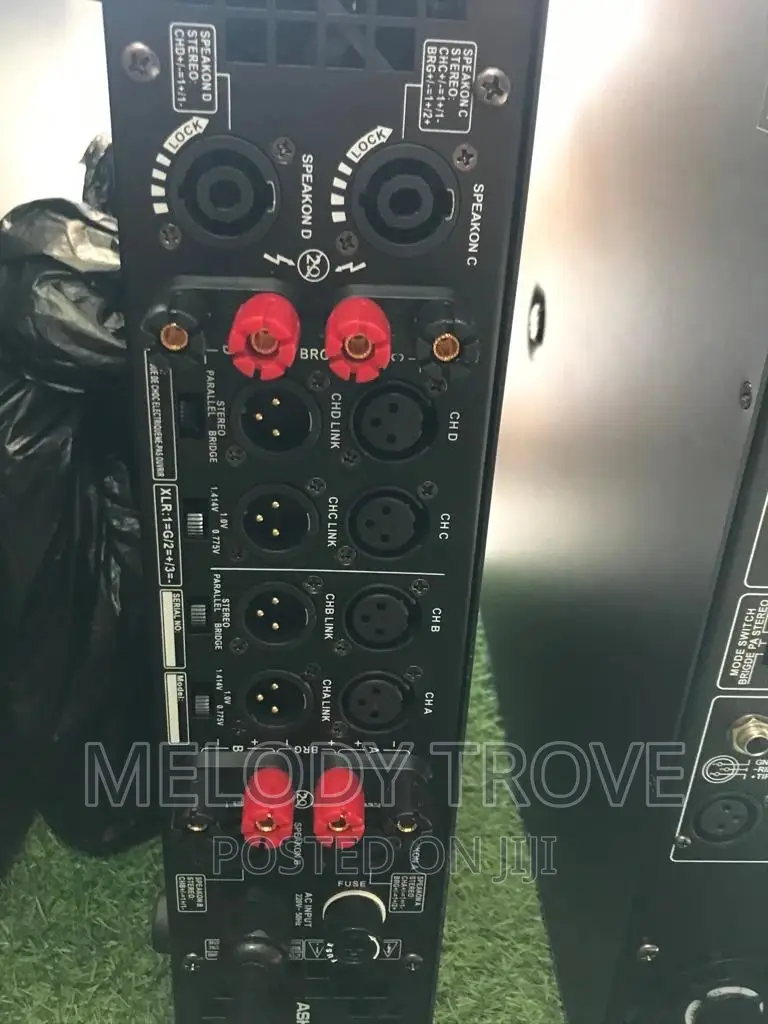 Peavey CS 4080 Mid/ Full Range Speakers Amplifier