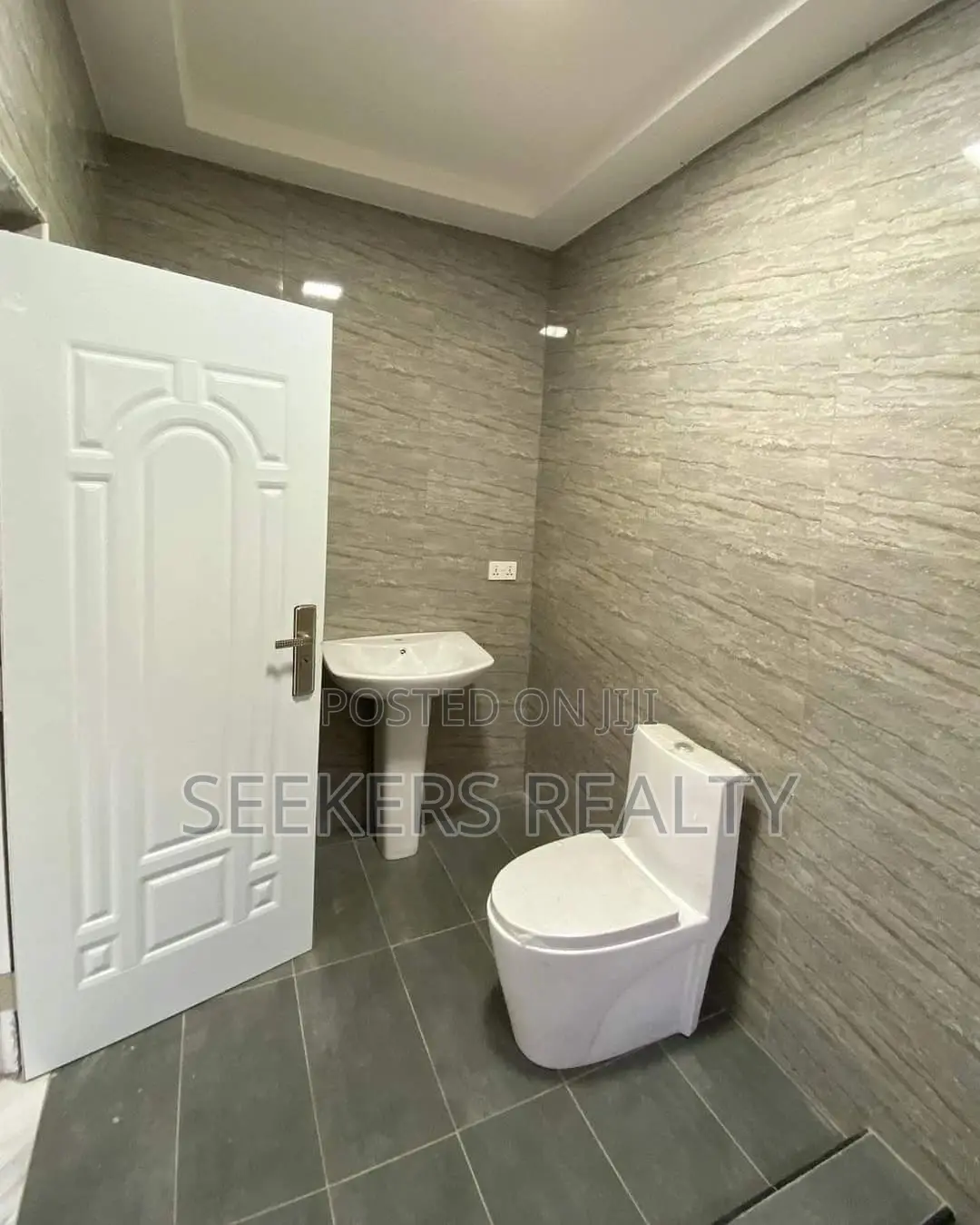 4bdrm Townhouse/Terrace in Seekers Realty, East Legon for Sale