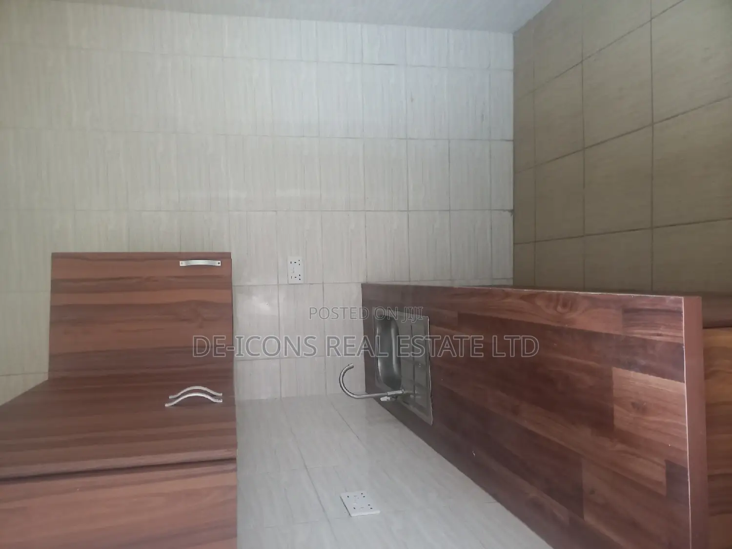 1bdrm Duplex in De-Icons Real Estate, Kasoa for rent