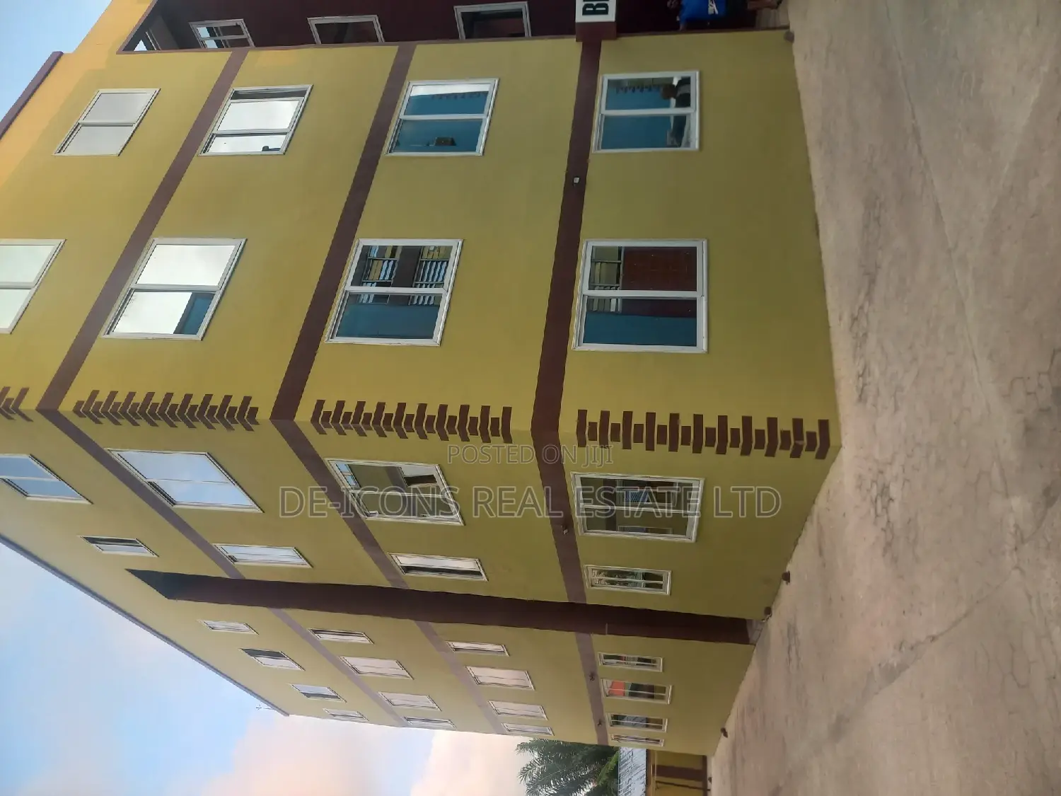 1bdrm Duplex in De-Icons Real Estate, Kasoa for rent