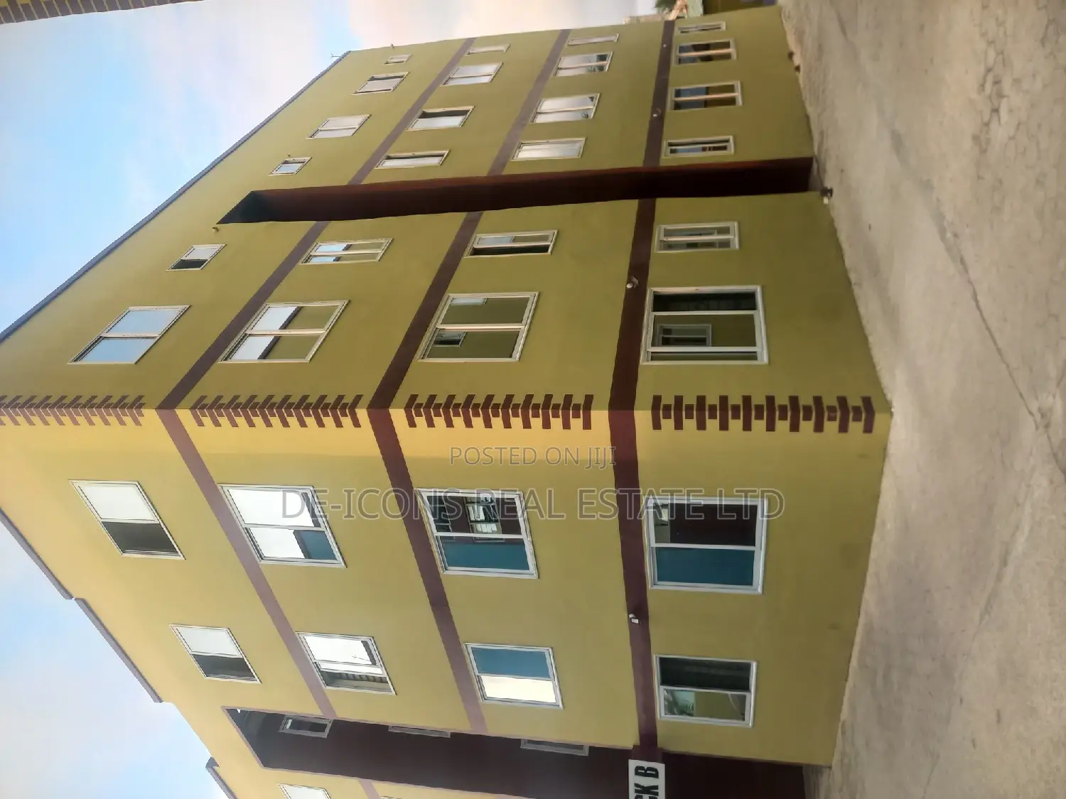 1bdrm Duplex in De-Icons Real Estate, Kasoa for rent