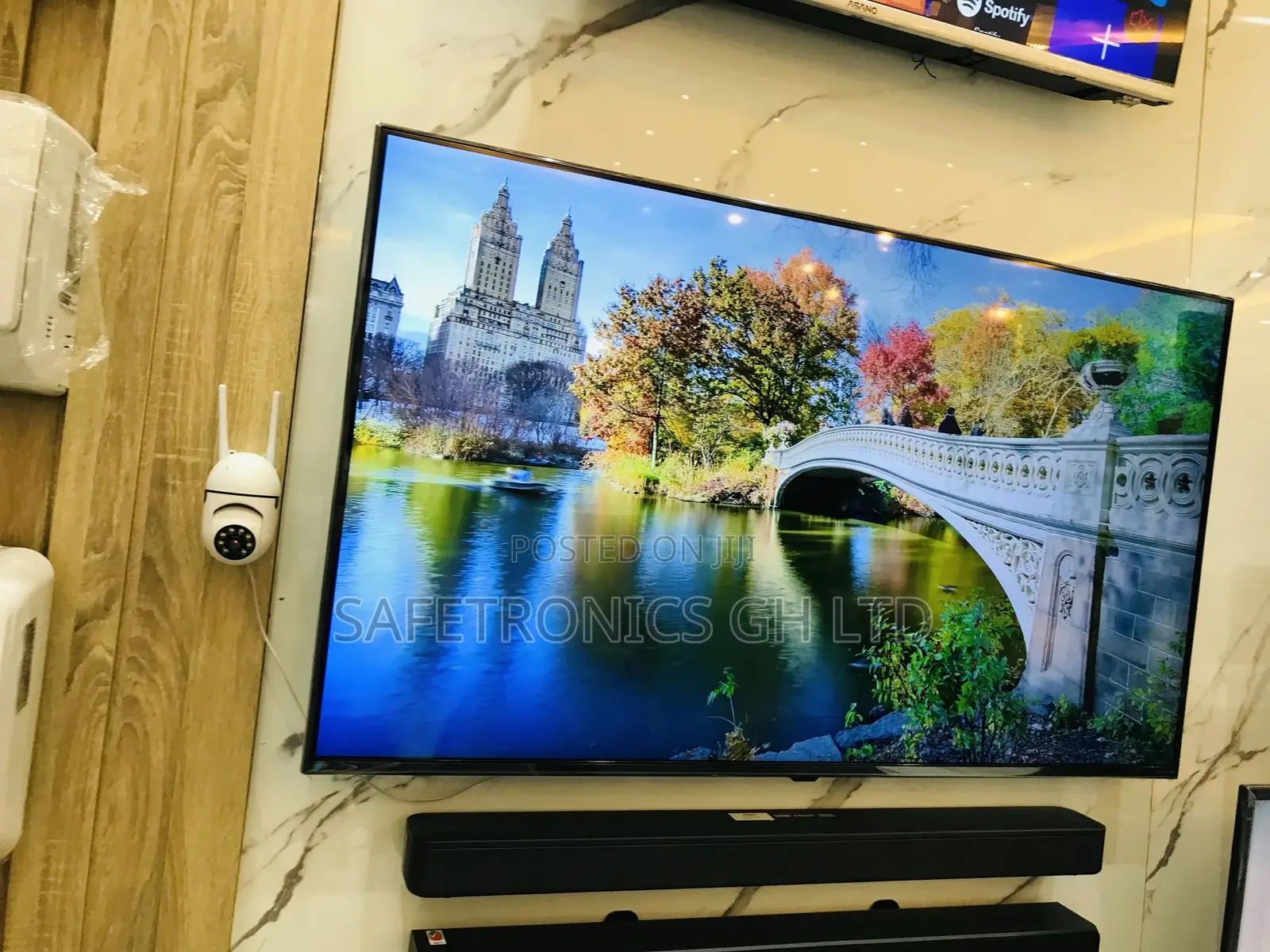 UN73 43 Inches Glossy LED Lg  Durable Tv
