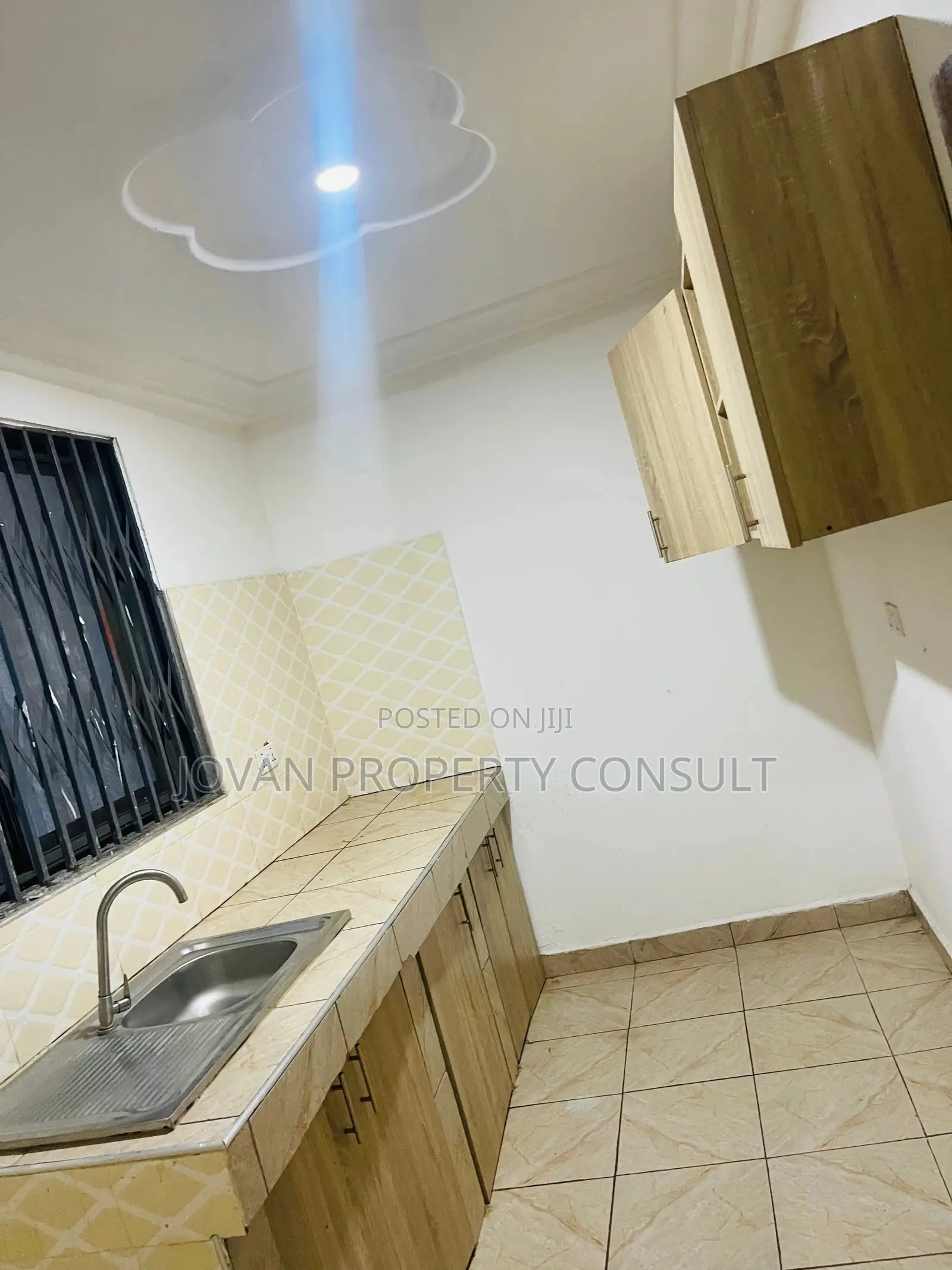 1bdrm Room & Parlour in Sapeiman, Ga West Municipal for rent