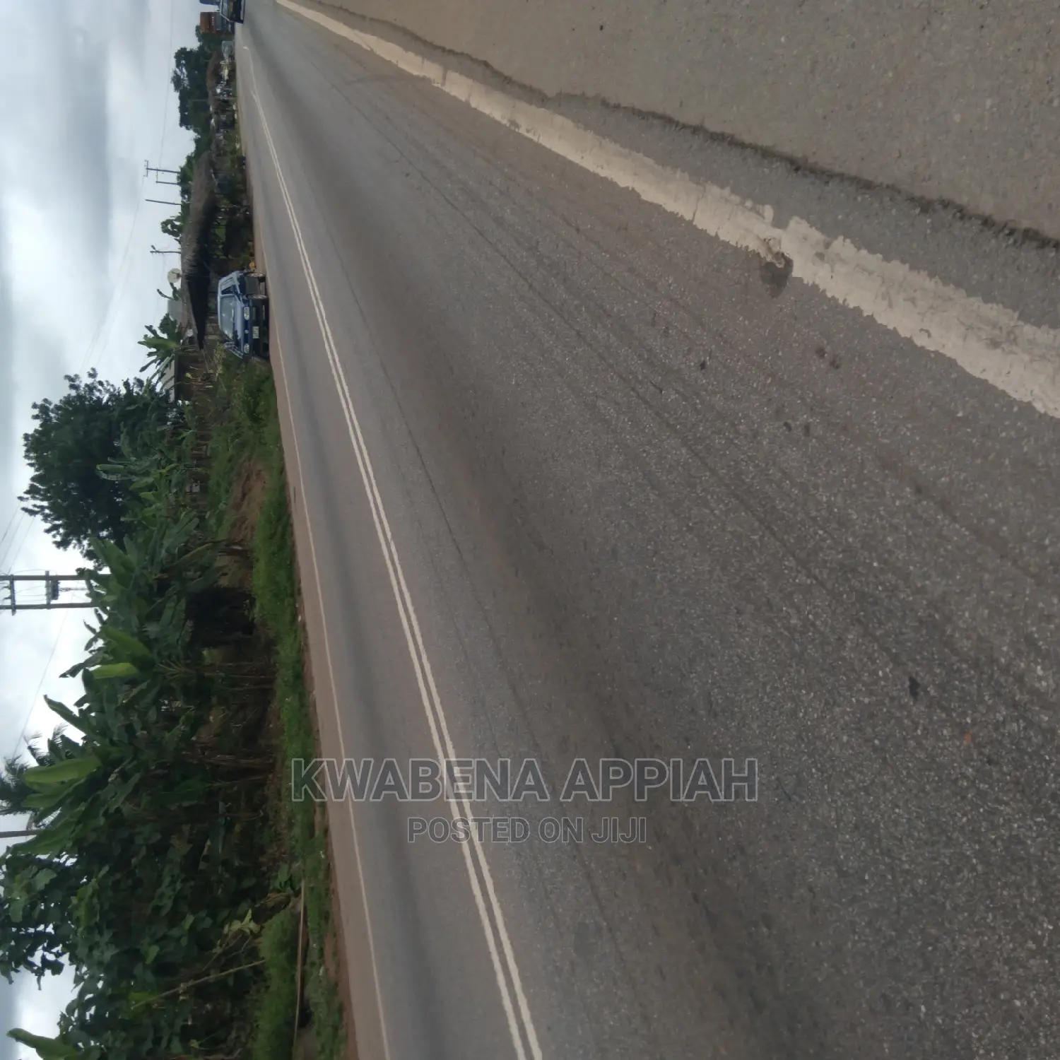 Plots of Land at Accra Kumasi Mainroad Is on Sales