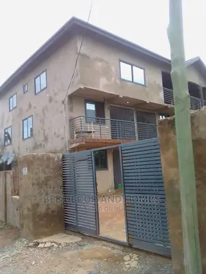 10bdrm Apartment in Bee Decor And Homes, Old Ashomang for sale