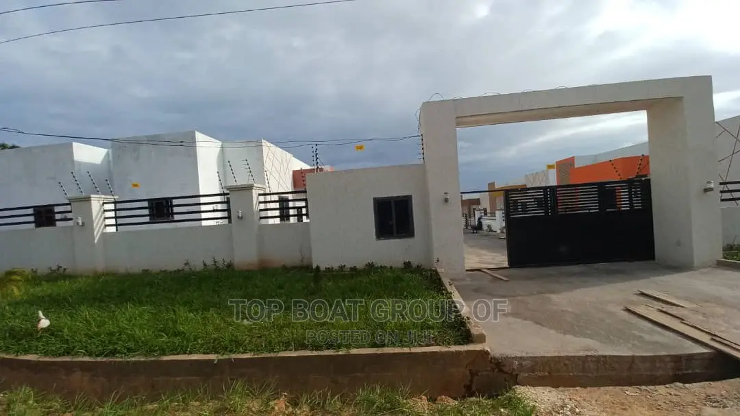 Furnished Mini Flat in Top Boat Estate, Kumasi Metropolitan for sale