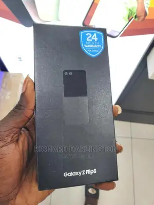 New Samsung Galaxy Z Flip 5 256 GB Black