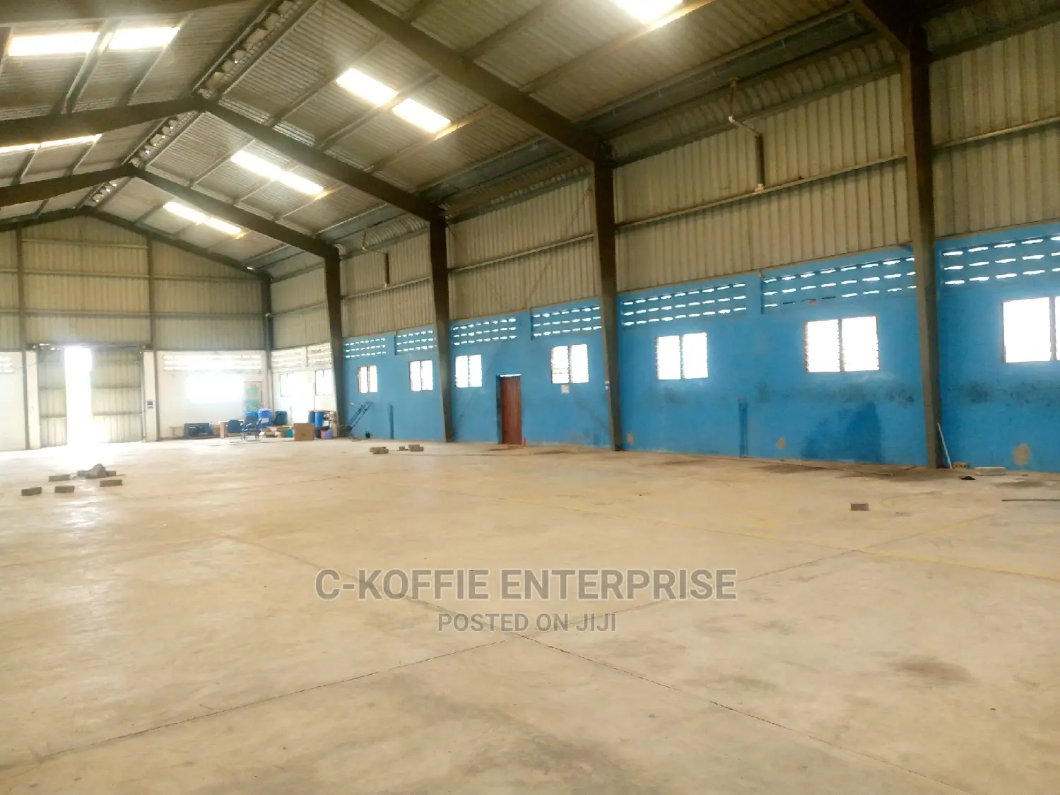 1100 SQM WAREHOUSE @ ABELENKPE For Rent