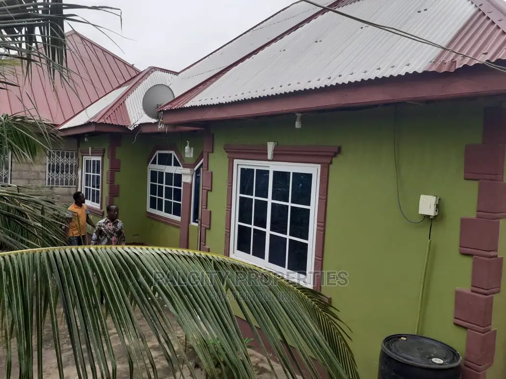 3bdrm House in Aputuogya, Kumasi Metropolitan for sale