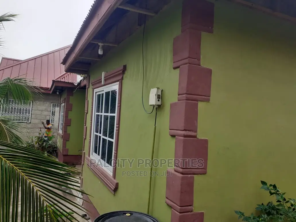 3bdrm House in Aputuogya, Kumasi Metropolitan for sale