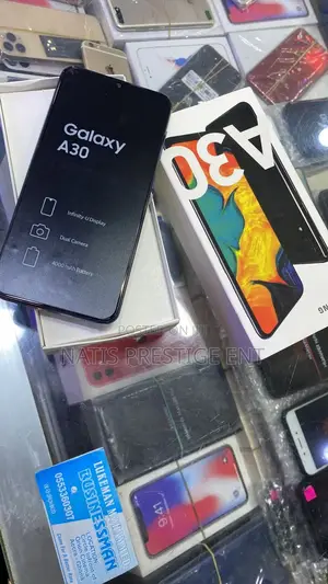 New Samsung Galaxy A30 64 GB Black