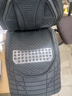Silver Designed Universal Car Floormat