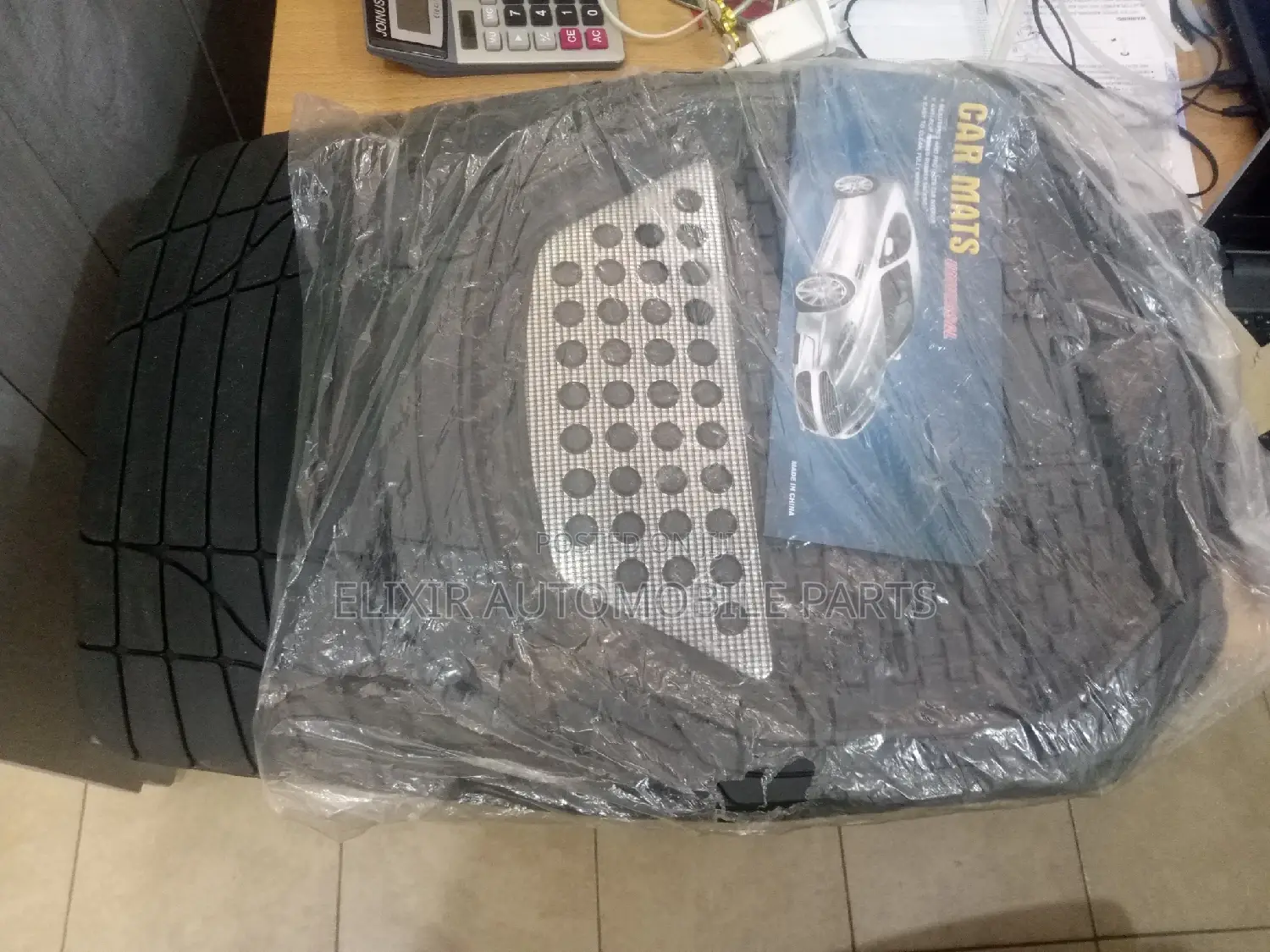 Silver Designed Universal Car Floormat