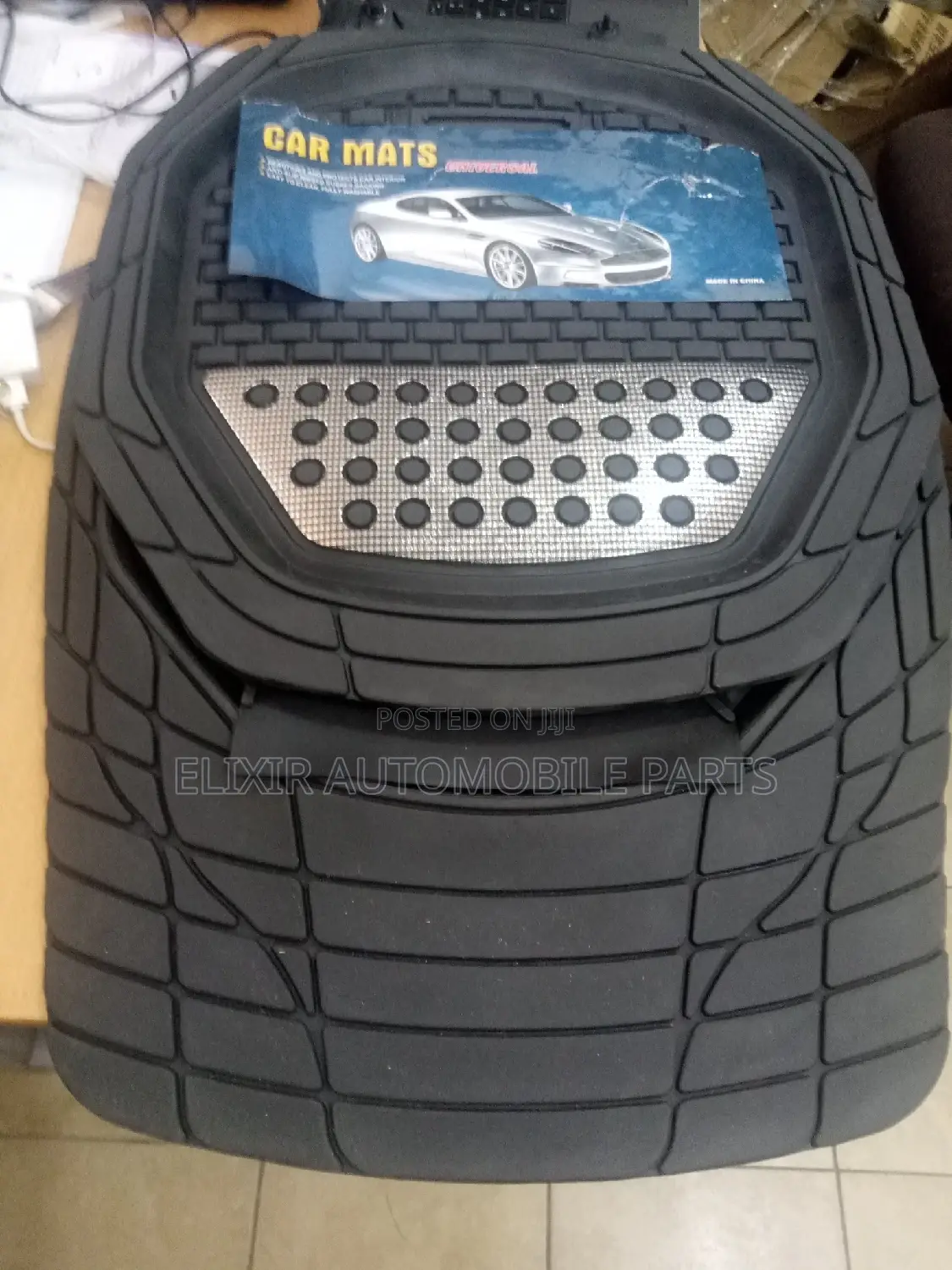 Silver Designed Universal Car Floormat