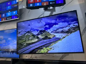 60”UHD Samsung Processor Sleek Au7172 Tv