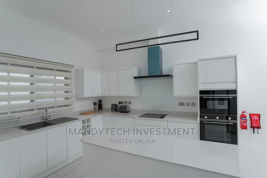Furnished 4bdrm Mansion in School Junction for sale