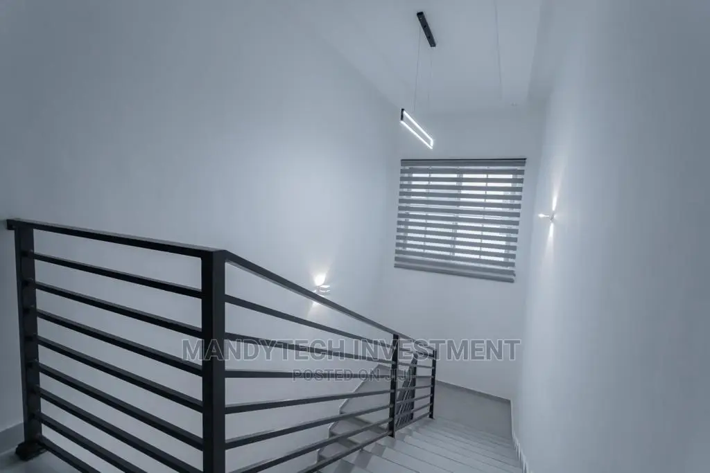 Furnished 4bdrm Mansion in School Junction for sale
