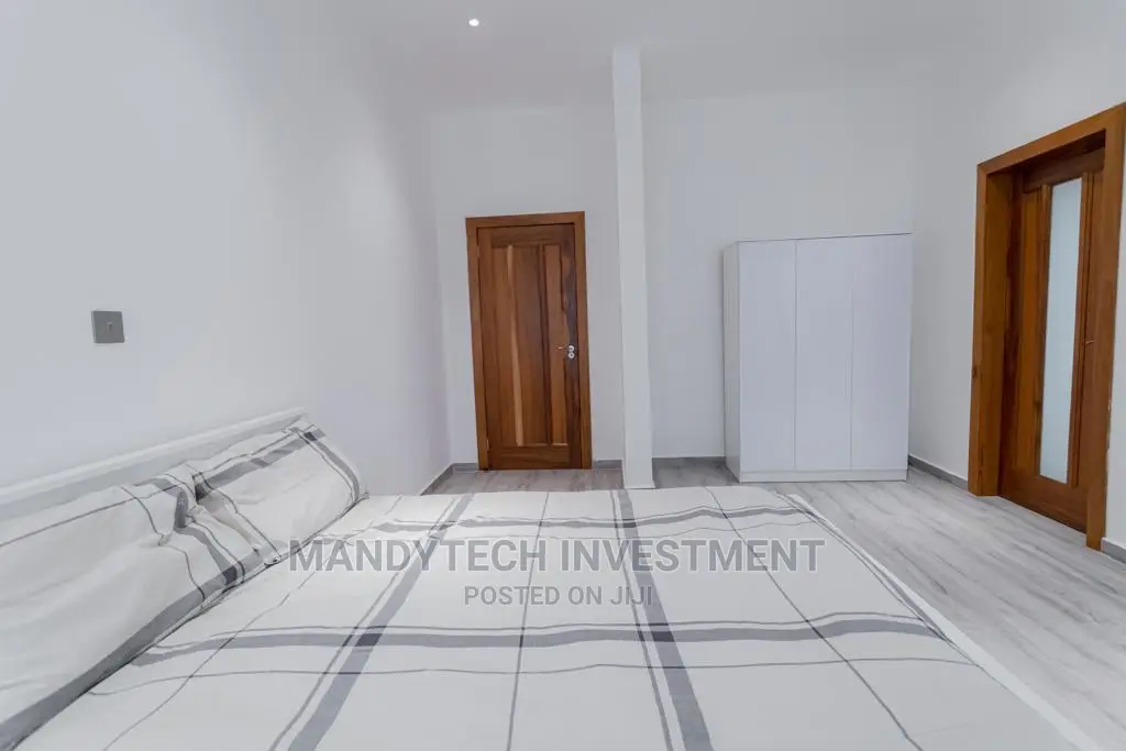 Furnished 4bdrm Mansion in School Junction for sale