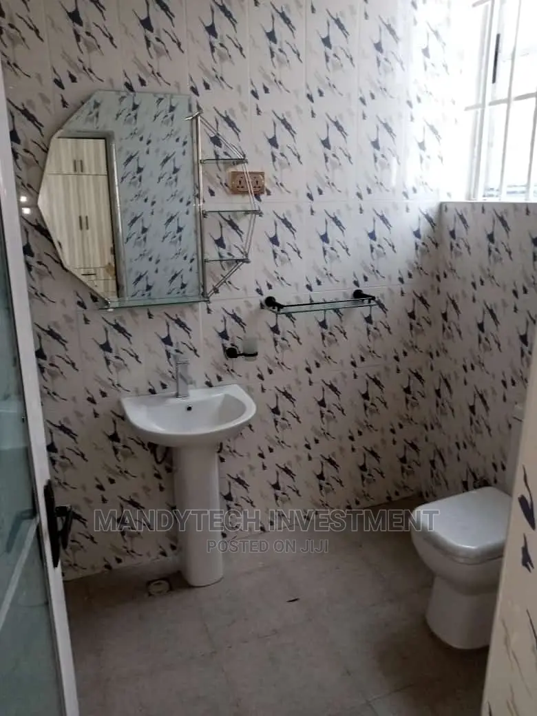 Furnished 4bdrm Mansion in School Junction for sale